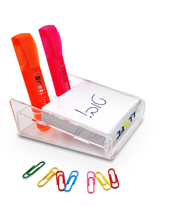 ממו מאסטר - קופסת ממו עשויה פלסטיק, 9x13x5 ס”מ.  כוללת 2 מרקרים וניירות ממו לבנים.
