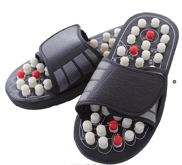 כפכפי עיסוי רפלקסולוגיה לרגליים – מידה לבחירה. 
הכפכפים שתרצו לנעול בבית אחרי יום קשה ועמוס עם עמידה ממושכת על הרגליים.
לכפכפי העיסוי יש משטח רפלקסולוגיה המותאמים בדיוק לכף הרגל שלכם ושימוש בהם ימריץ את זרם הדם, יוריד לחץ ויעזור לכם להקלה בכאבי רגליים  
4 מידות לבחירה: 38-39, 39-40, 41-42, 43-44. מומלץ לשימוש 15-20 דק ביום.
מתאים לשימוש לגברים ונשים.