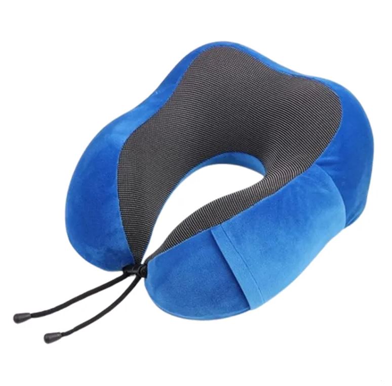 כרית ארגונומית לצוואר25×26 ס”מ, לטיסות/נסיעות, מויסקו Memory Foam. 
עובי 12 ס”מ (בחלק האחורי).
הכרית קלה וקומפקטית, ניתנת לקיפול ומגיעה עם כיסוי נעים ואיכותי שניתן להסיר ולכבס בקלות. 
כולל שרוכים בחזית כדי לקבע את הכרית שלא תזוז בשימוש.  