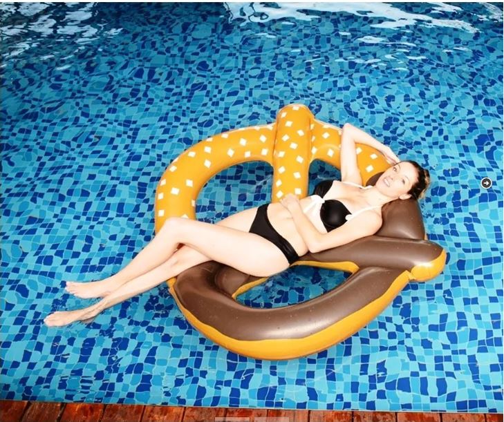 פרצל/בייגלה שוקולד ענק מתנפח מבית המותג POOL PARTY
מידות במצב מנופח: 130x120 ס”מ.
מידות במצב לא מנופח: 150x137 ס”מ.