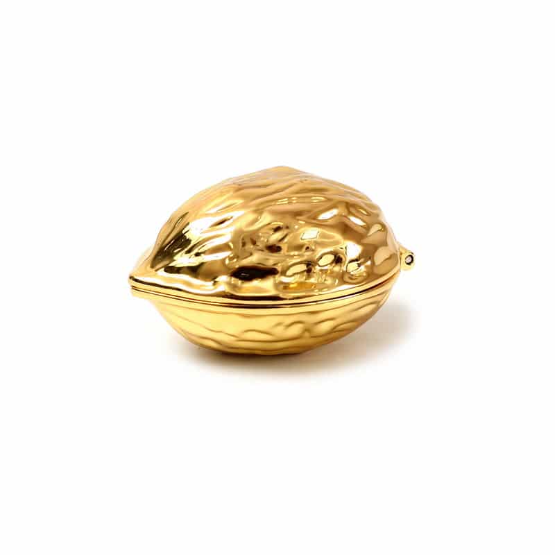 מפצח אגוזים אגוז קטן.
