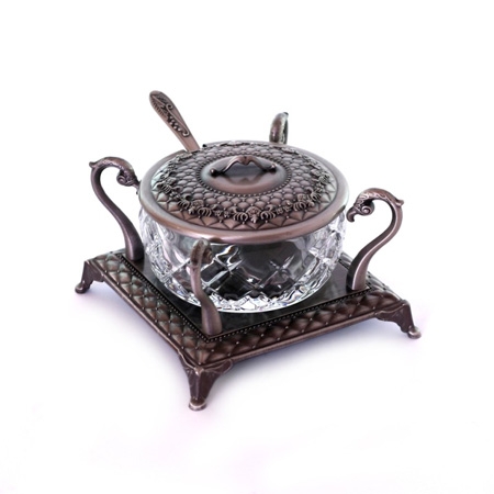 כלי לחרוסת/דיבשית עם מכסה כריות כסף.
מותג: Novell collection.