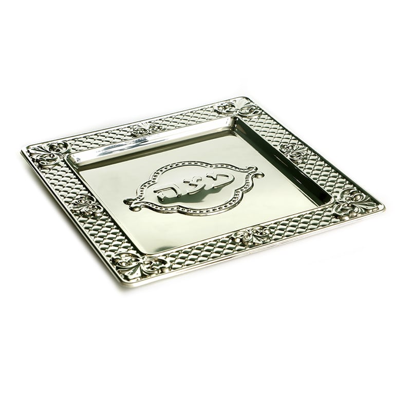 מגש מצה מרובע ציפוי כסף 27x27 ס”מ. 
חומר עיקרי: מתכת בציפוי כסף.