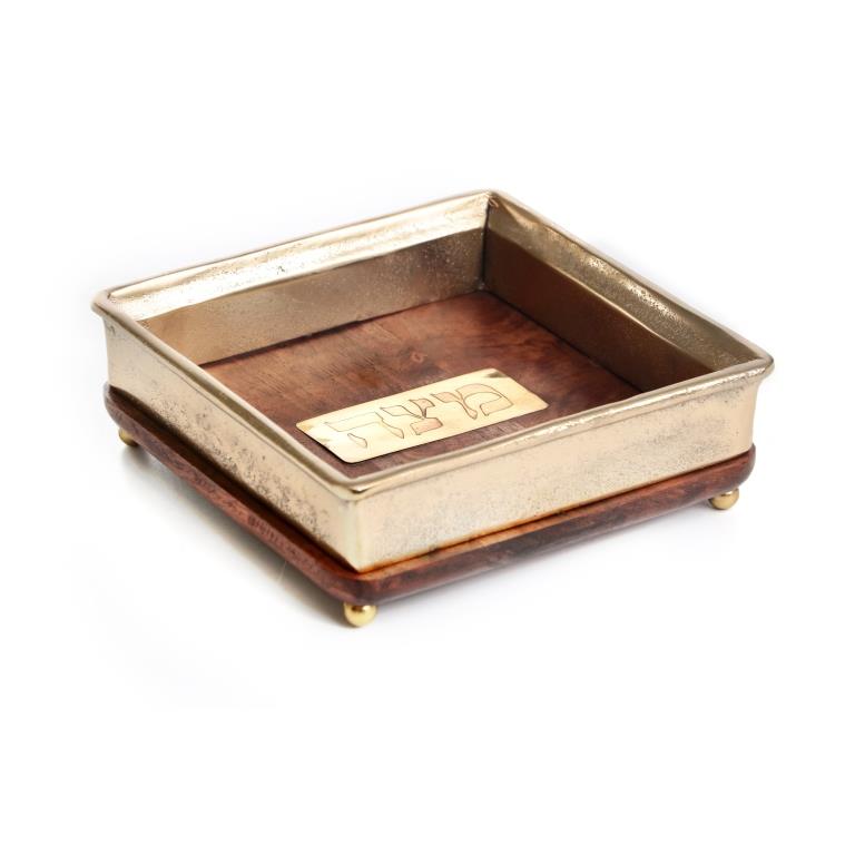 מגש מצה מתכת זהב על בסיס עץ זהב 20.5x20.5 ס