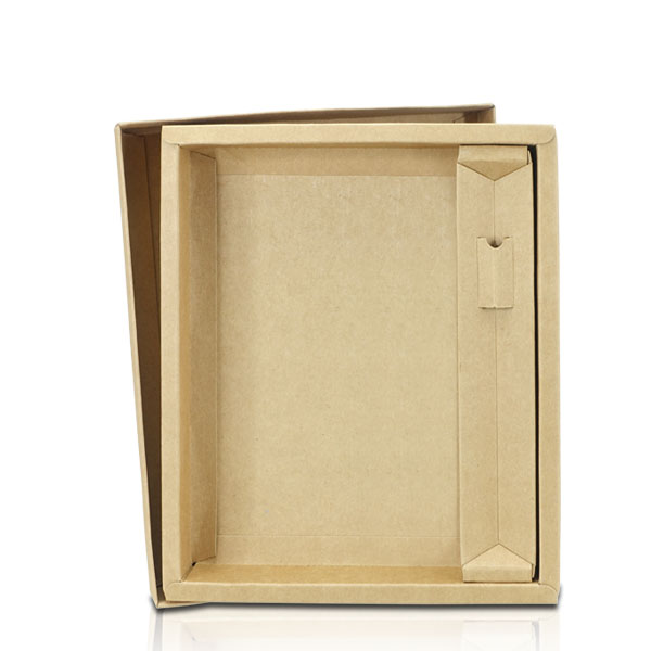 מארז ממוחזר ליצירת סט מתנה של למחברת A5 ועט.