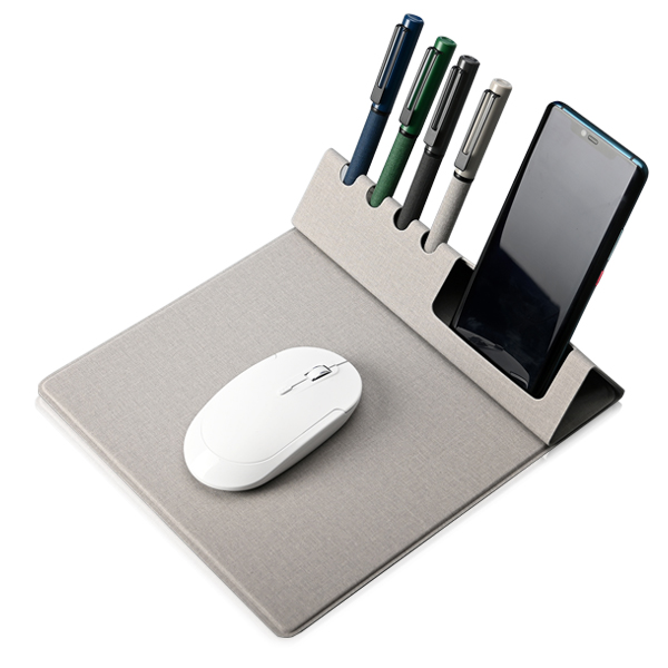 בוהמה - משטח לעכבר מבית EVERCHARGE. 
פד עכבר מתקפל עשוי P.U איכותי.
עם מעמד לסמארטפון/כרטיסי ביקור ומקום לעטים. 