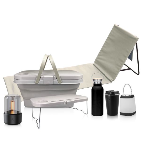 ווקישן - סט מפנק הכולל: 
מחצלת עם משענת, 
תיק צידנית, 
פנס עששית, 
מפיץ ריח, 
כוס תרמית 380 מ