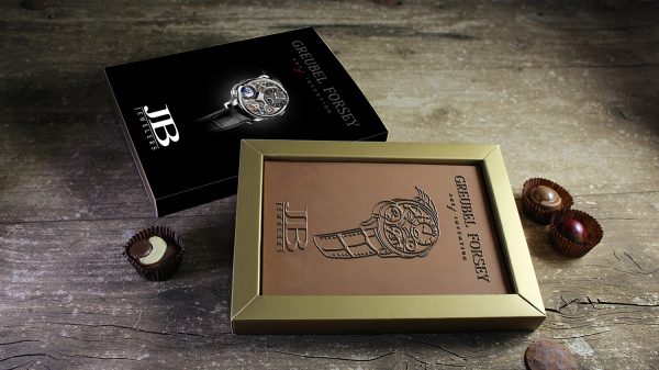 טבלאות שוקולד לוגו ענק - טבלאות שוקולד ענקיות חלב, לבן, מריר, פרווה. 
מידת המארז -
20x15 ס