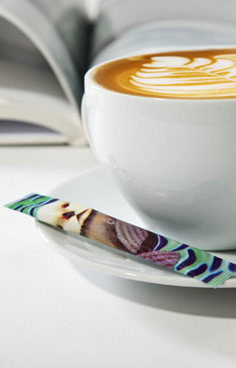 מקלוני סוכר - כל מקלון מכיל 5 גרם סוכר - שווה-ערך לכפית סוכר.
המגוון כולל גם מקלוני סוכר חום איכותי (דמררה).
מבחר העיצובים כולל את סדרת 