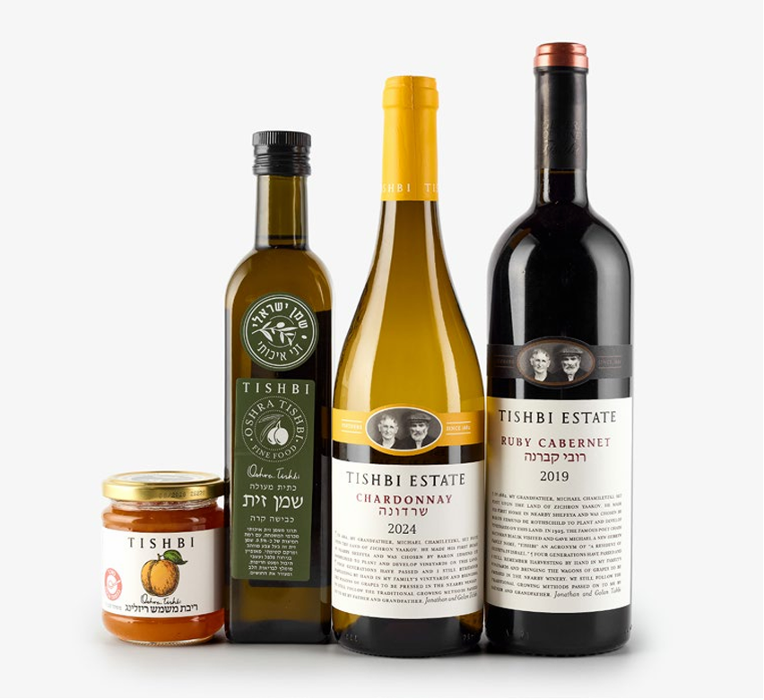 מארז הכולל: 
יין אסטייט רובי קברנה. 
יין אסטייט שרדונה. 
שמן זית 500 מ