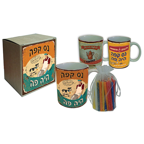 ספל מעוצב לחנוכה ונרות לחנוכה. 