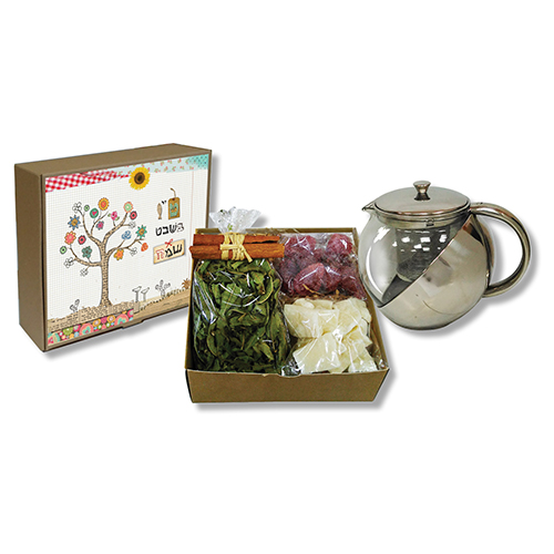 מארז עם חליטת צמחים, מקלות קינמון, 200 גרם פירות יבשים וקנקן לחליטה.
מידות הקופסא 14×16 ס