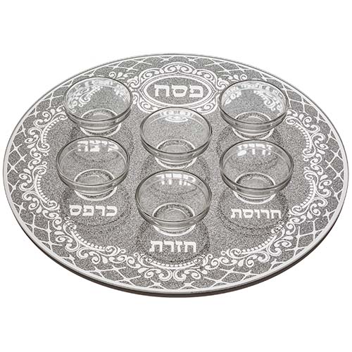 קערת פסח זכוכית מהודרת גליטר עם 6 בומצים.
אורך/גובה: 36 ס״מ.
חומר: זכוכית.
משקל: 1.6 ק״ג. 