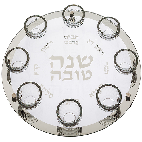 צלחת עגולה מהודרת לראש השנה מזכוכית וקריסטל עם אבנים. אורך/גובה: 40 ס״מ.
חומר: זכוכית , קריסטל.
משקל: 2.96 ק״ג.